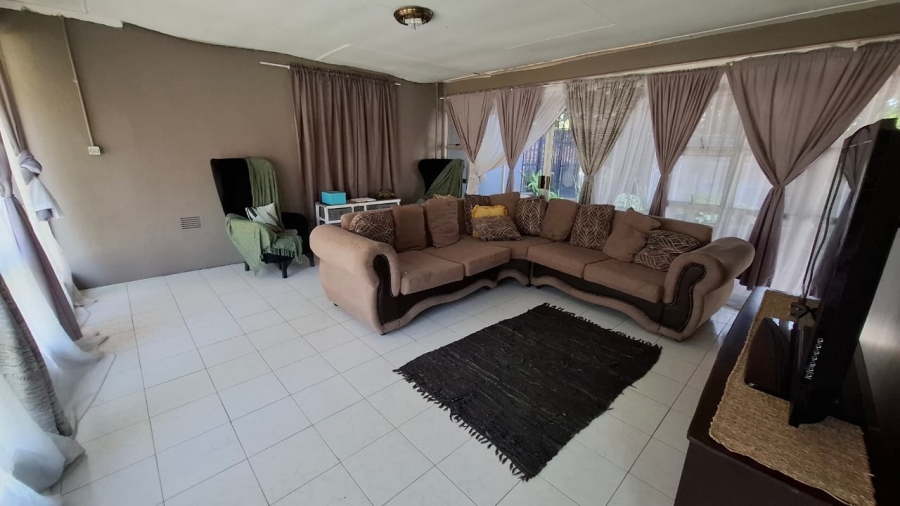 4 Bedroom Property for Sale in Safari Gardens North West